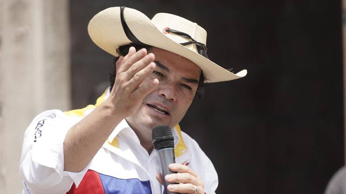 Asegura Enrique Vargas que va por el Estado de México