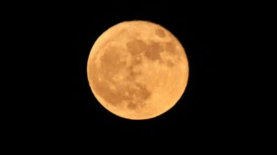 Luna se habría formado con material expulsado de la Tierra después de impactar a otro planeta