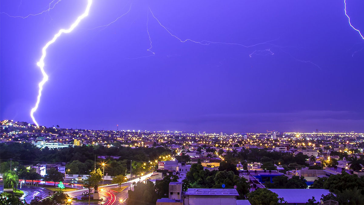 La temporada de lluvias puede venir acompañada de tormentas eléctricas; el Gobierno de México emitió recomendaciones en caso de presentarse
