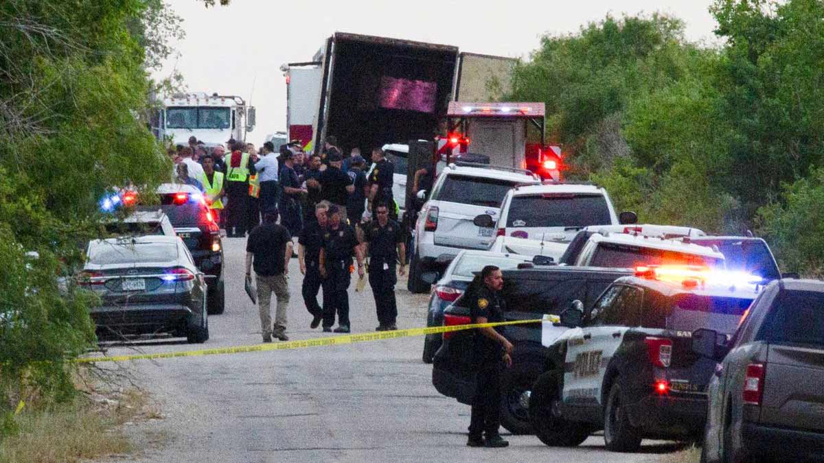 Cuatro acusados por incidente que mató a 53 migrantes en un tráiler en Texas