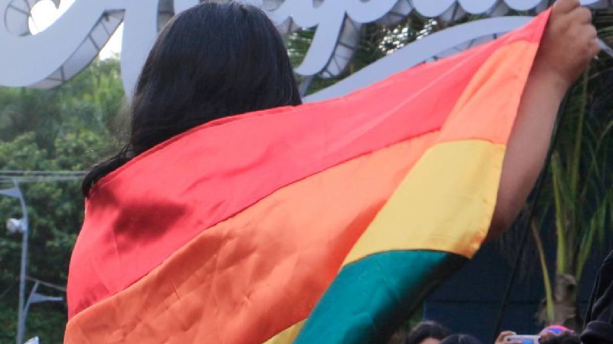 Investigan a autoridades de Oaxaca por obligar a mujer trans a cortarse el cabello y vestir como hombre