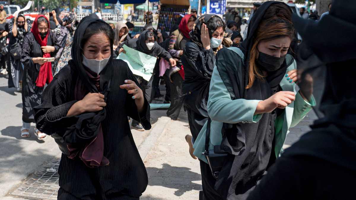 Afganistan Talibanes Disparos En Marcha De Mujeres