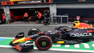 Checo Pérez saldrá segundo en el GP de Bélgica; Sainz ganó la "pole position"