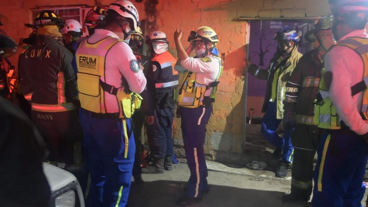 Se derrumba casa en Azcapotzalco; reportan una persona muerta