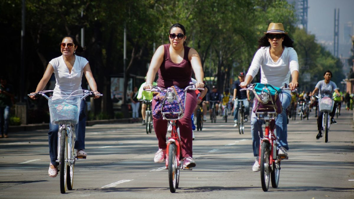 Desplazarse en bicicleta en trayectos cortos reduciría emisiones de CO2
