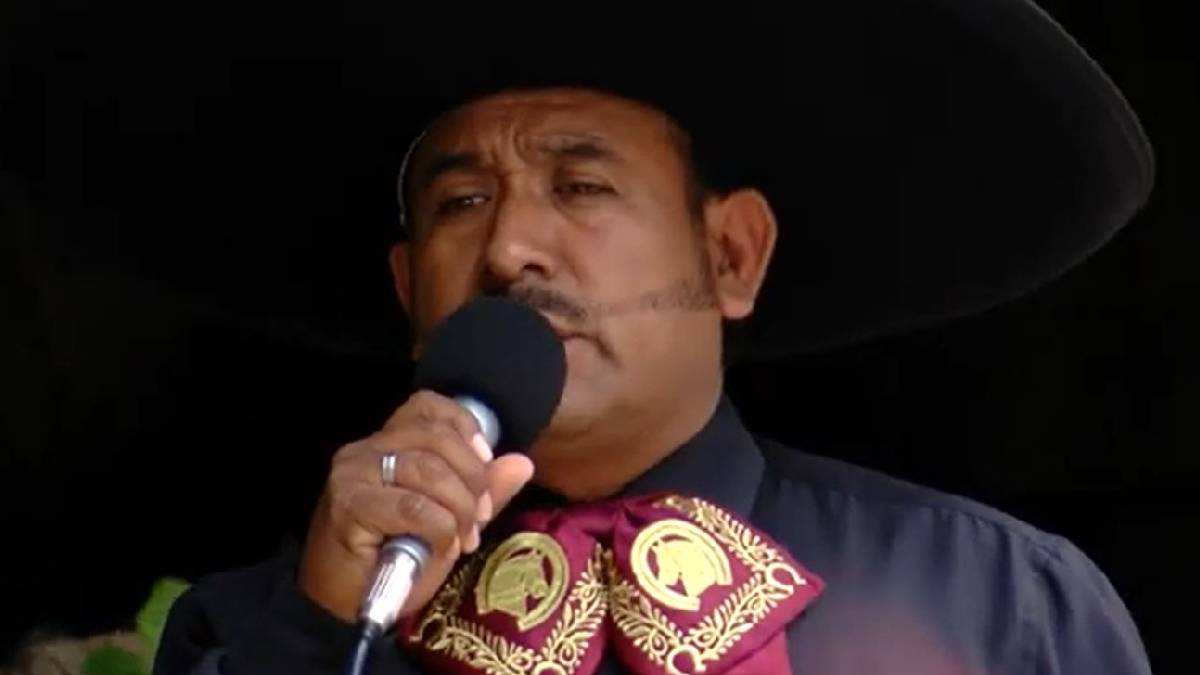 Fiestas patrias 2022: Mariachi sorprende a automovilistas en Periférico de la CDMX