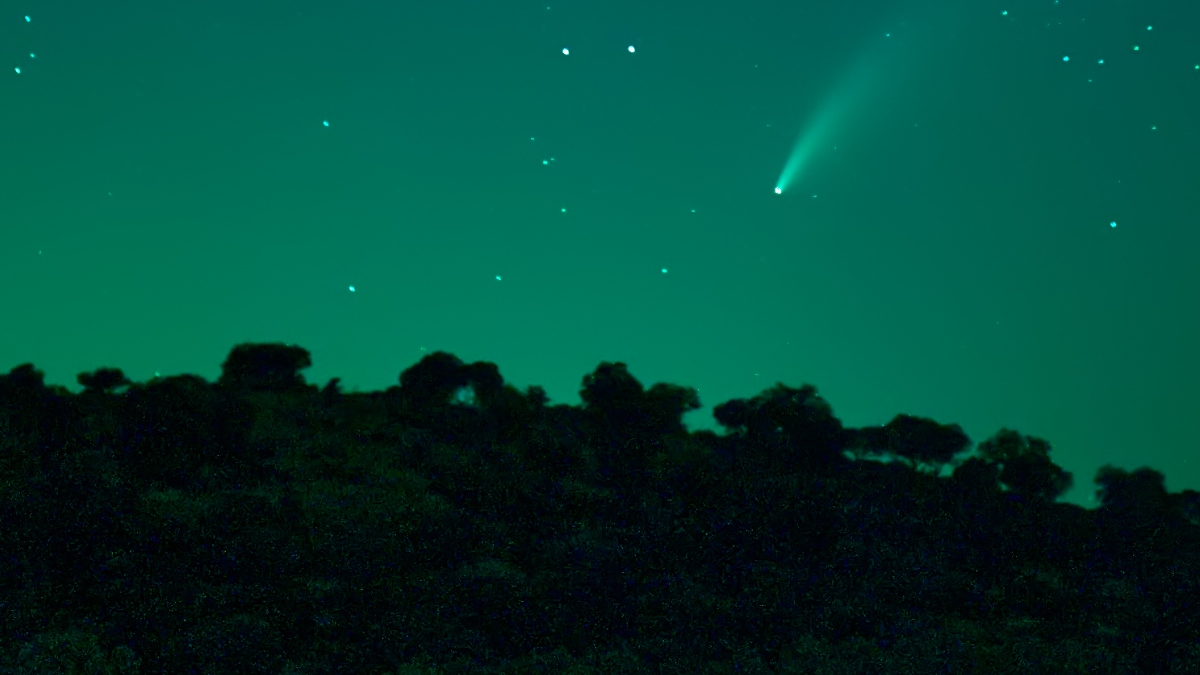 A strange green fireball lights up the Argentine sky