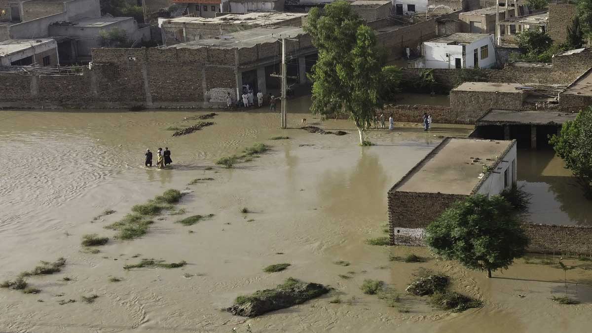 Pakistan terkena banjir: gambar satelit menunjukkan sebelum dan sesudah
