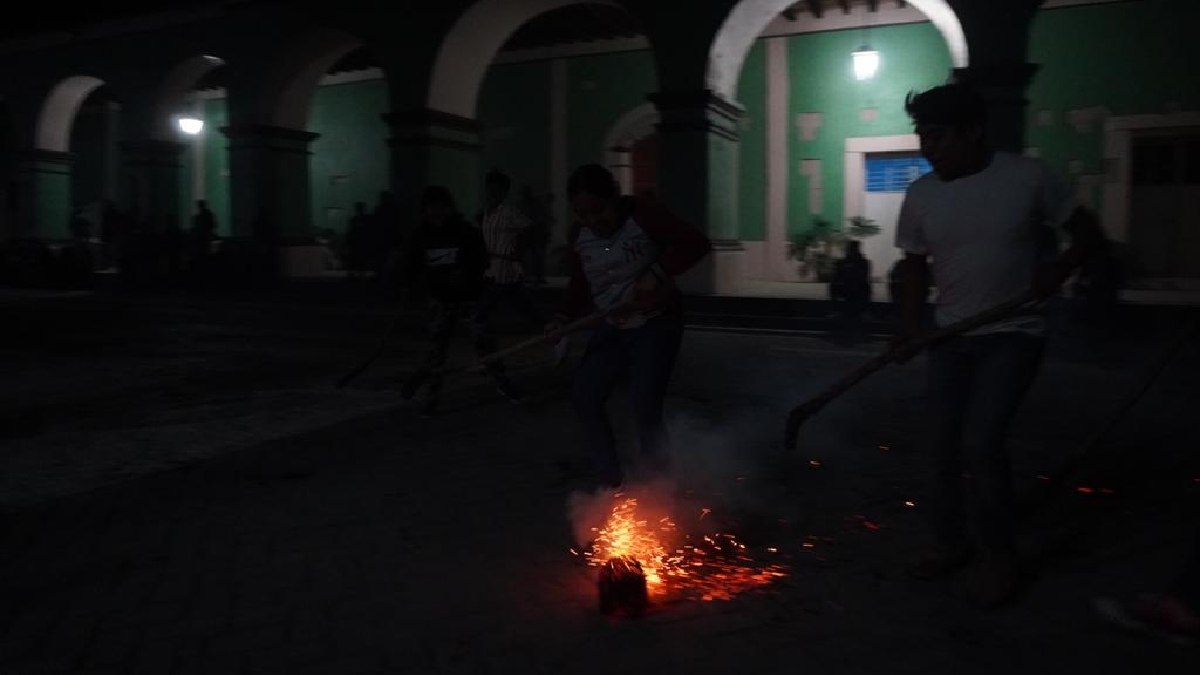 La Batalla: Rescatan juego prehispánico en Santo Domingo Yanhuitlán, Oaxaca