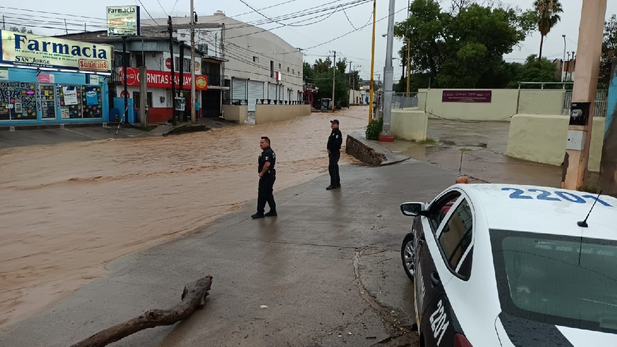 Fuerte lluvia deja 3 muertos en Nogales, Sonora; difunden videos