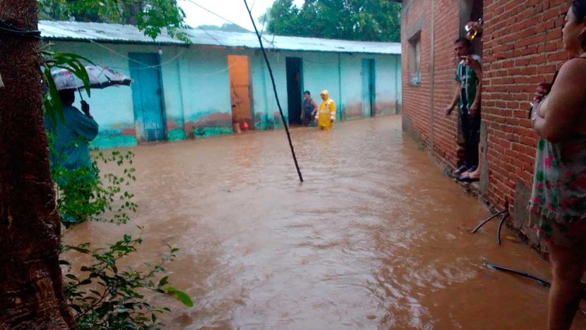 Chiapas: se desborda río Chalaca; hay más de 40 casas inundadas
