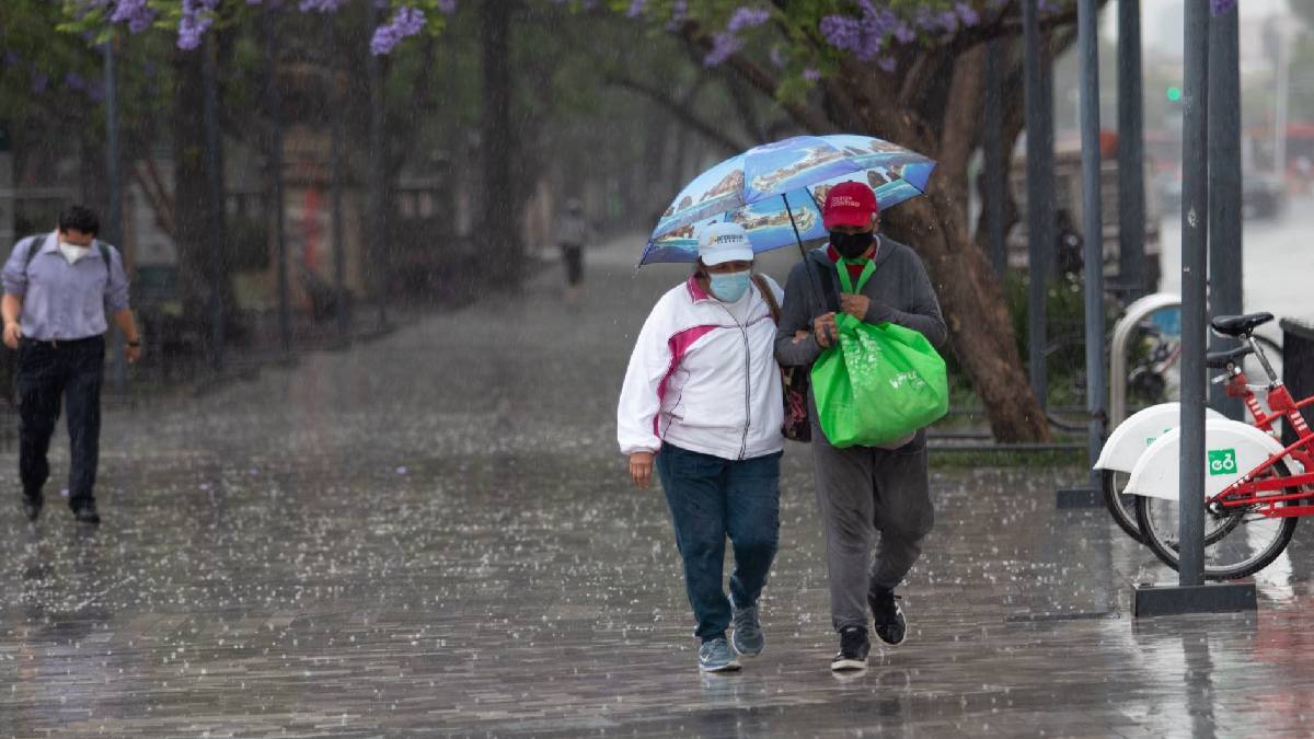 El pronóstico para la CDMX indica que habrá un clima fresco al amanecer; por la tarde se esperan lluvias fuertes.