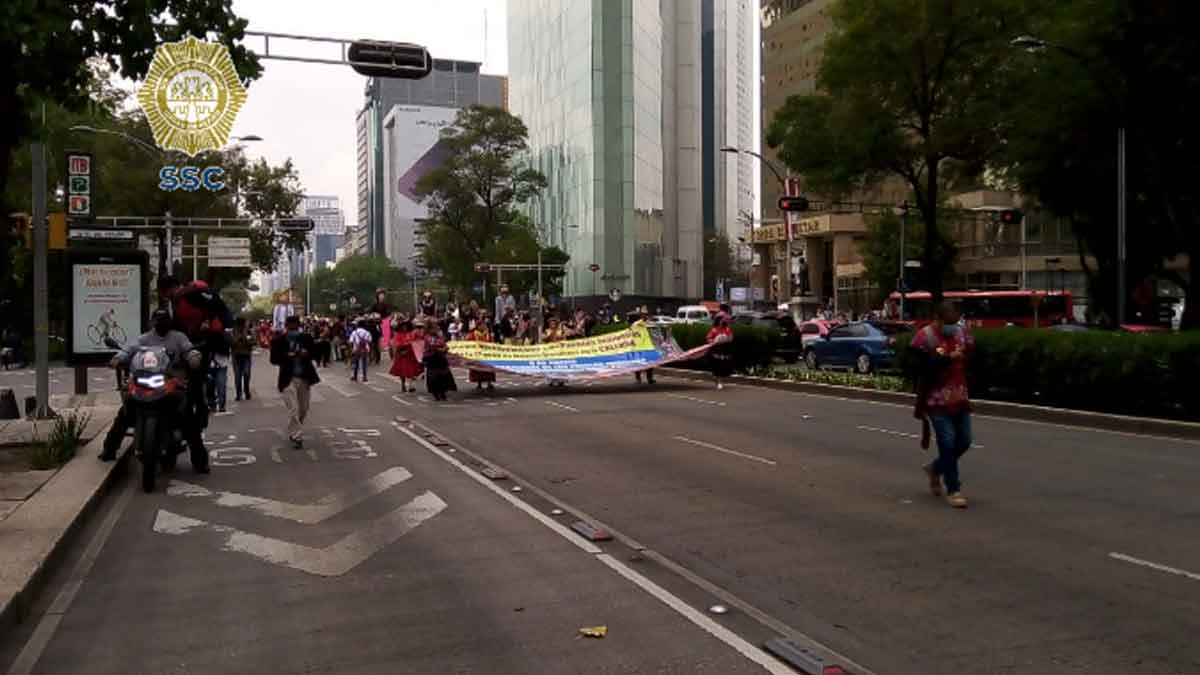 Llega al Zócalo marcha que partió del Ángel de la Independencia; ve alternativa vial
