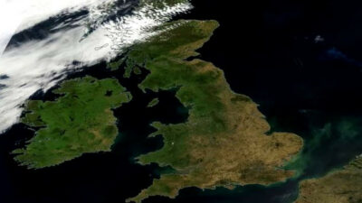 NASA capta a Gran Bretaña, quien por sequía cambia de verde a marrón