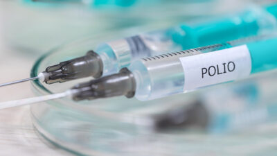 por que hay casos de poliomielitis