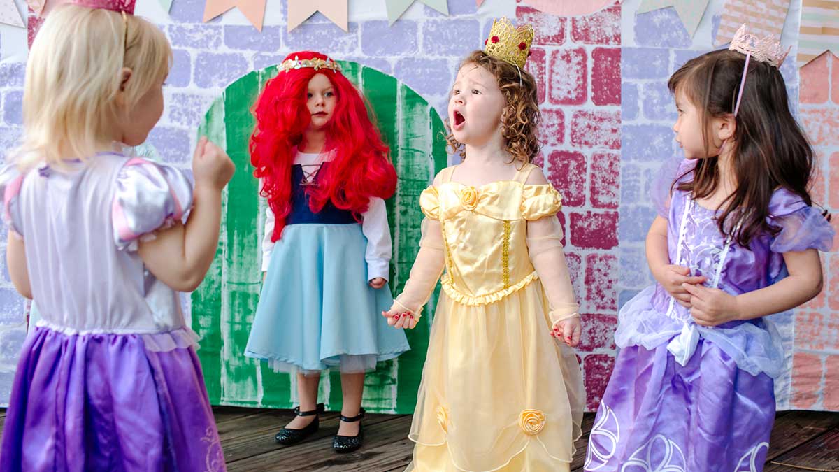Artista convierte princesas de Disney en niñas reales