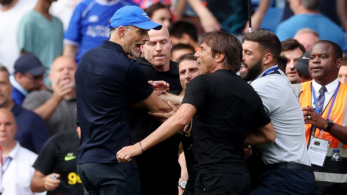 Tomas Tuchel y Antonio Conte, directores técnicos de Chelsea y Tottenham se pelean