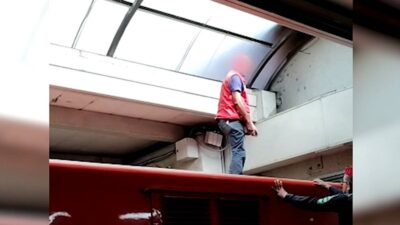 Metro CDMX: Hombre sube a techo de tren en Indios Verdes; ve video