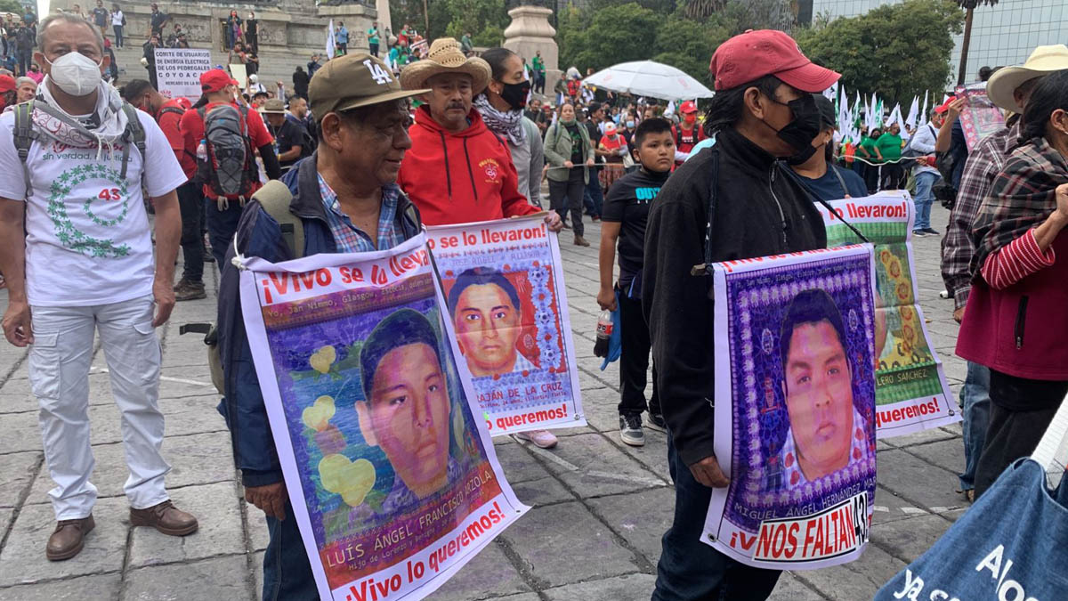 Aniversario 8 de los 43 normalistas de Ayotzinapa: así marcharon en CDMX y estados