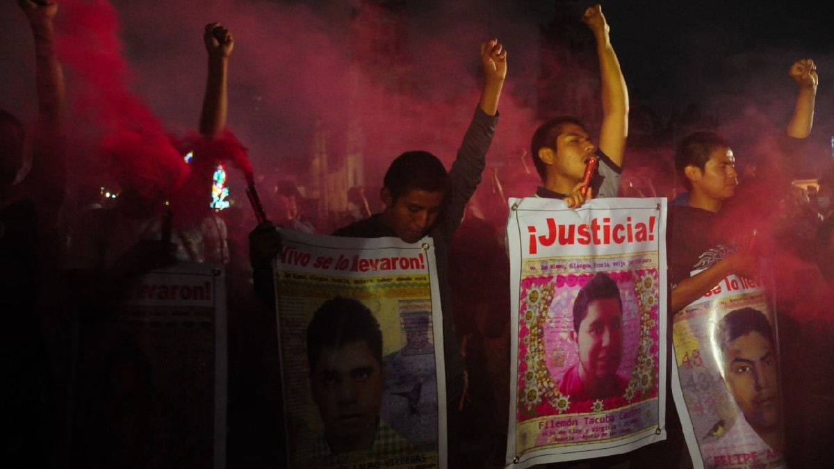 ¡Sal con tiempo! Marchan por los 43 normalistas de Ayotzinapa en CDMX; ve a qué hora inicia, ruta y alternativas viales