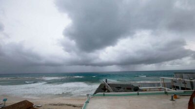 Se forma Depresión Tropical Doce-E: ocasionará fuertes lluvias en 10 estados