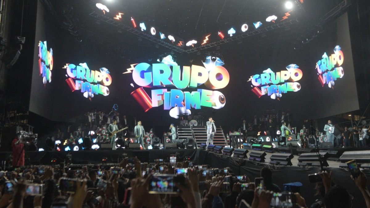 Rompe récord: Grupo Firme congrega a 280 mil personas en el Zócalo; así se vivió el concierto