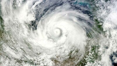 aviso de huracán categoría iii