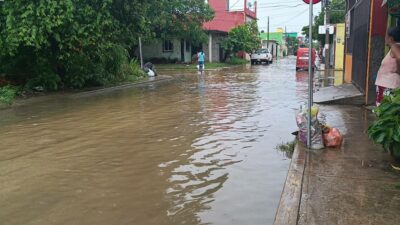 En Villahermosa, Tabasco, las lluvias dejan varias afectaciones