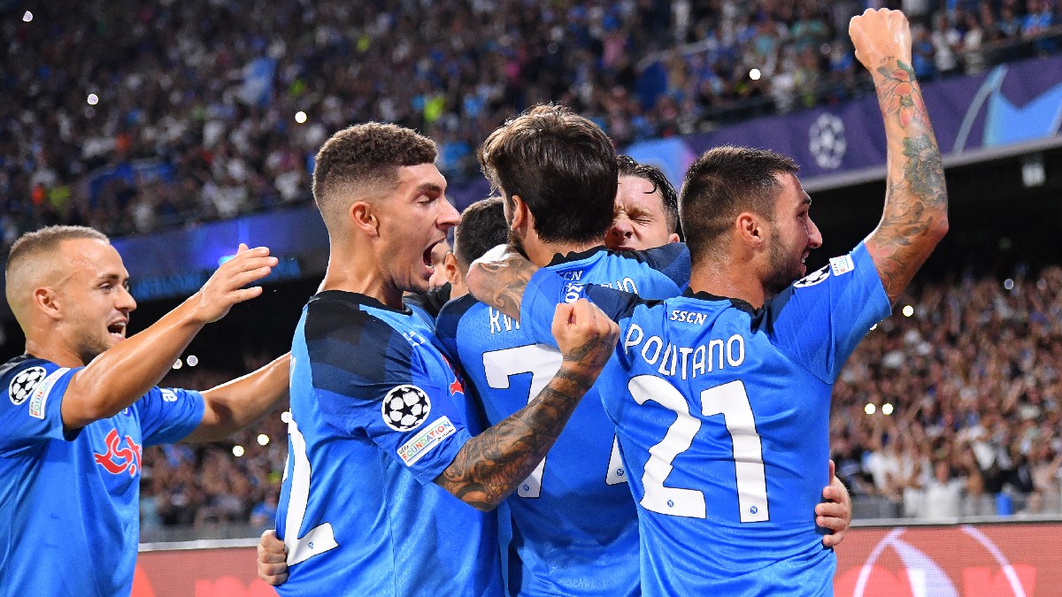 Napoli del “Chucky Lozano” arrolla 4-1 al Liverpool en la Champions