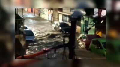 Tras lluvia torrencial en Puebla, se desborda el río Alseseca