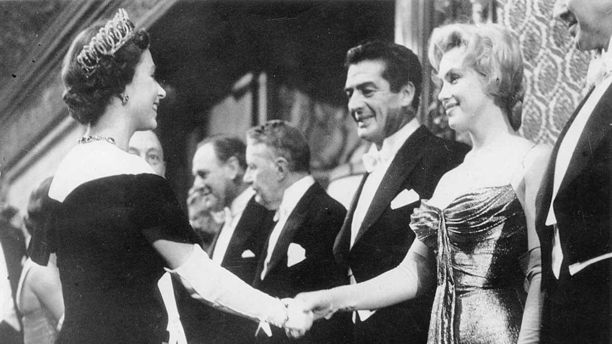 Así fue el día en el que la Reina Isabel II y Marilyn Monroe se conocieron