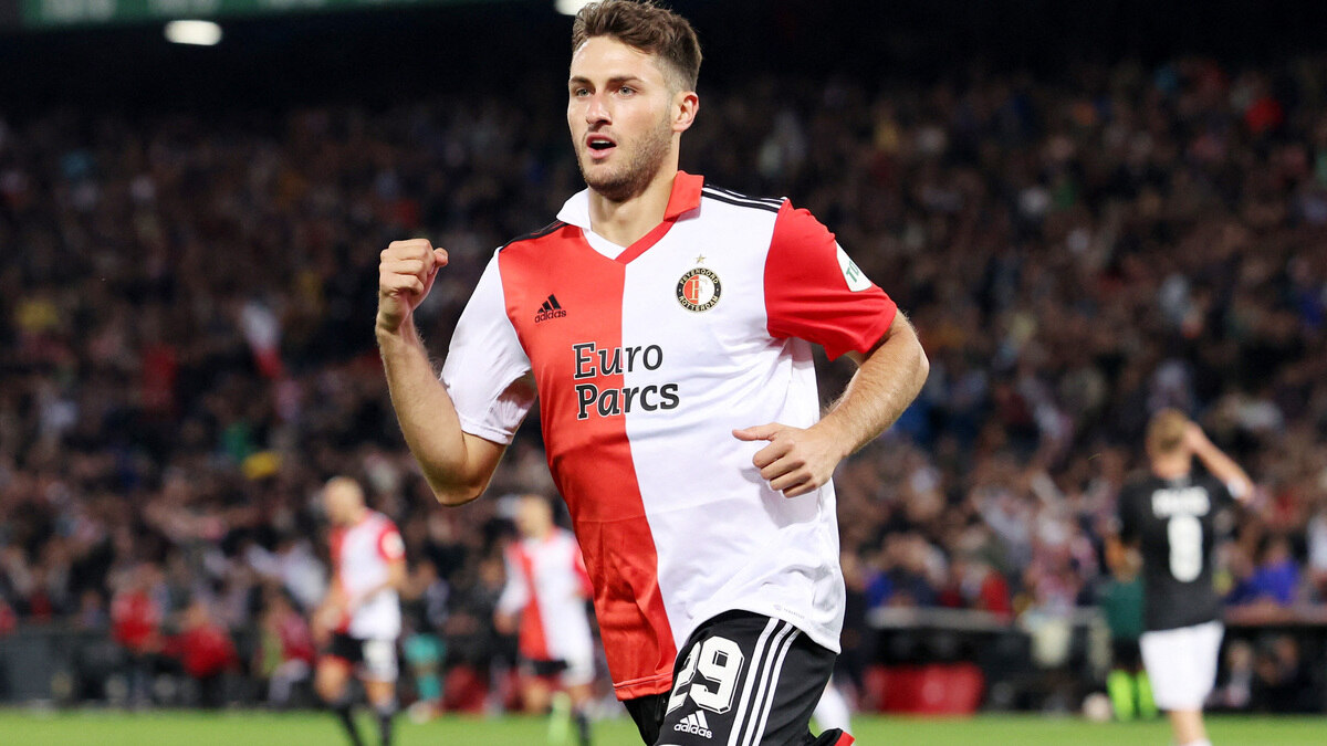 ¡Es líder de goleo! Santiago Giménez vuelve a anotar en la Europa League con Feyenoord