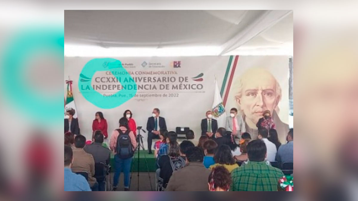 ¡Qué OSO! SEP en Puebla la riega en fecha de Independencia y es viral