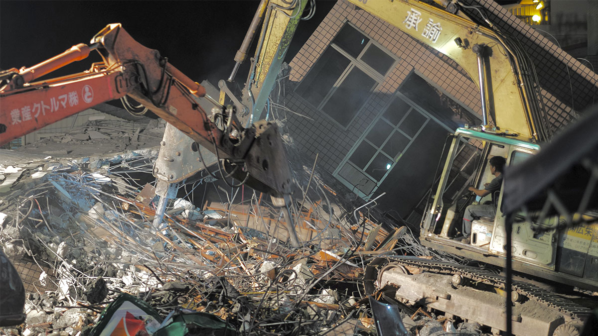 Imágenes: terremoto sacude Taiwán; cae techo en plena clase