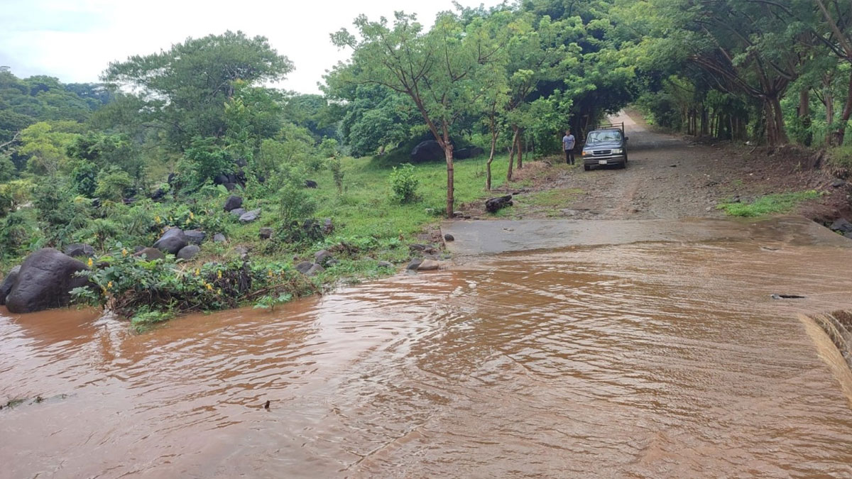Lluvias en Veracruz causan inundaciones y afectan a 2 municipios