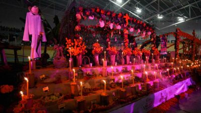 Veracruz: Xalapa rompe récord mundial por colocar el altar más grande