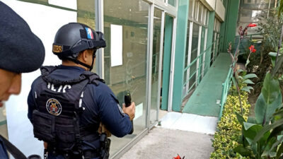 Una falsa amenaza de bomba causó la movilización de elementos de seguridad al Hospital General Gustavo Baz, en Nezahualcóyotl.