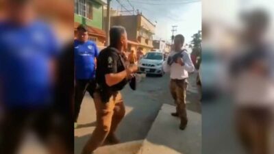 En Ecatepec, Edomex, hay pelea de policía y ciudadano; suben video a redes