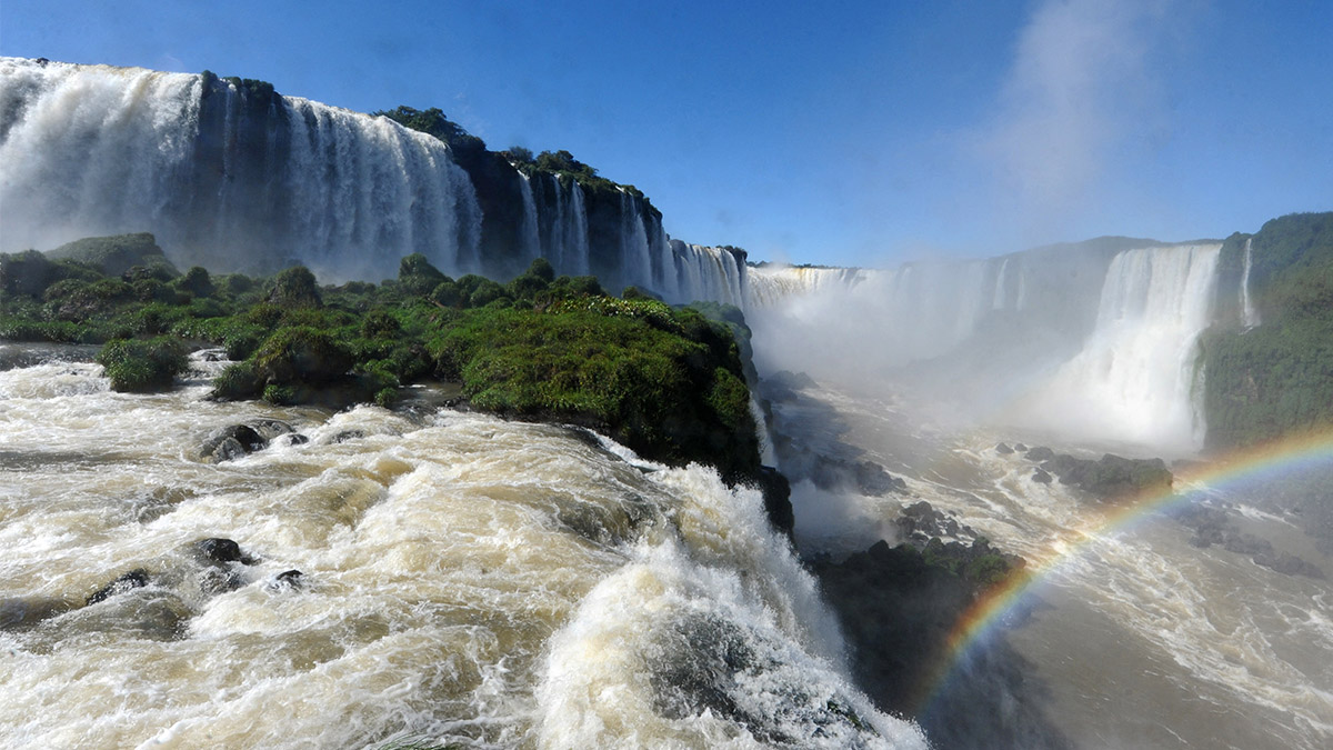 Parecen letales: Cataratas del Iguazú aumentan su caudal y sorprenden videos