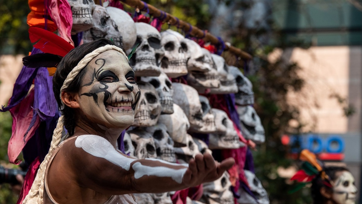 Más de un millón de personas asisten al Desfile de Día de Muertos en la CDMX; así se vivió