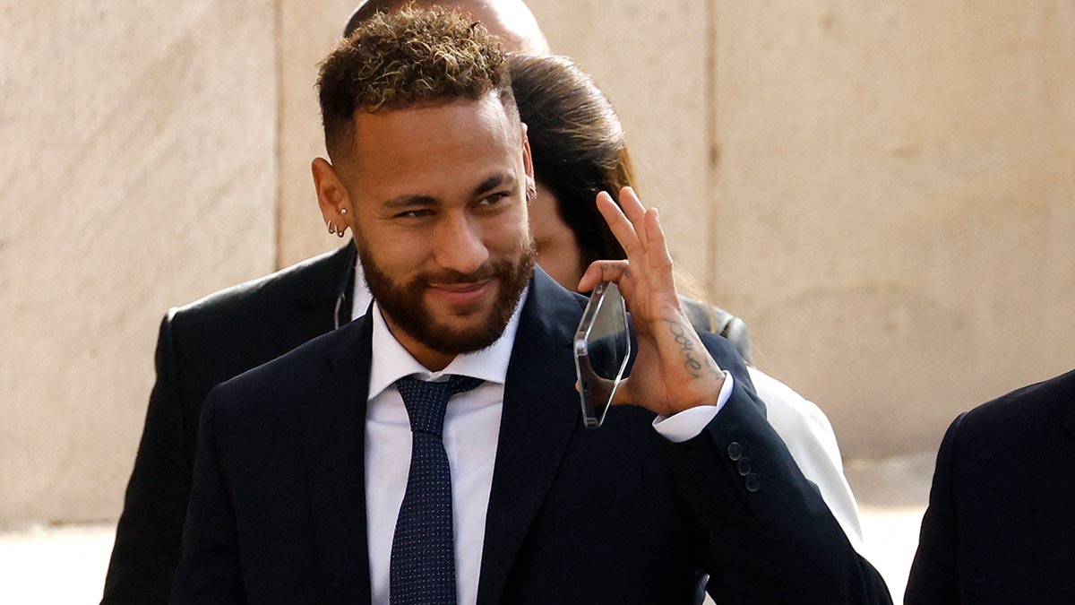 Durante juicio, Neymar y su padre niegan irregularidades  en el traspaso al Barcelona