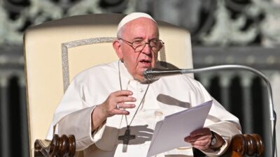 Papa Francisco pide aprender de historia ante amenazas de guerra nuclear
