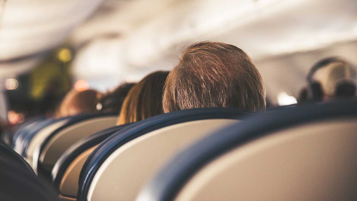 Pasajeros de Viva Aerobús reportan falta de oxígeno en avión