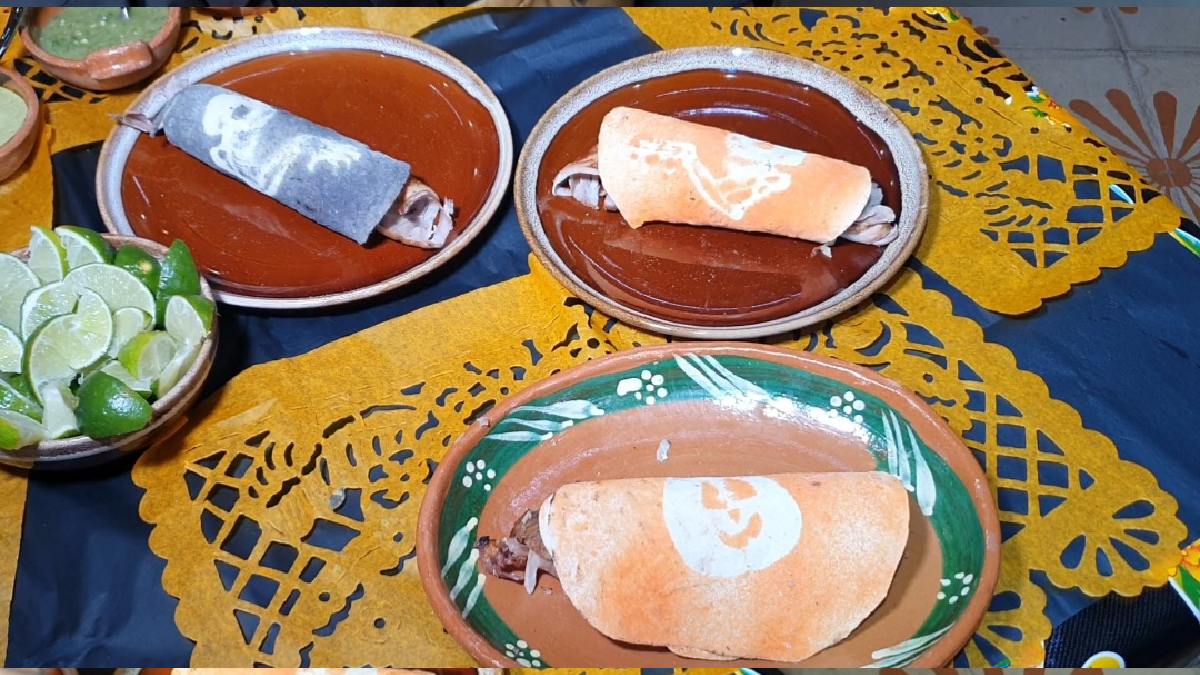 ¿Ya los probaste? Éstos son los tacos árabes con un toque de Día de Muertos en Puebla