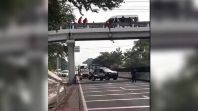 Morelos: se avienta de puente en Temixco; policía casi lo salva