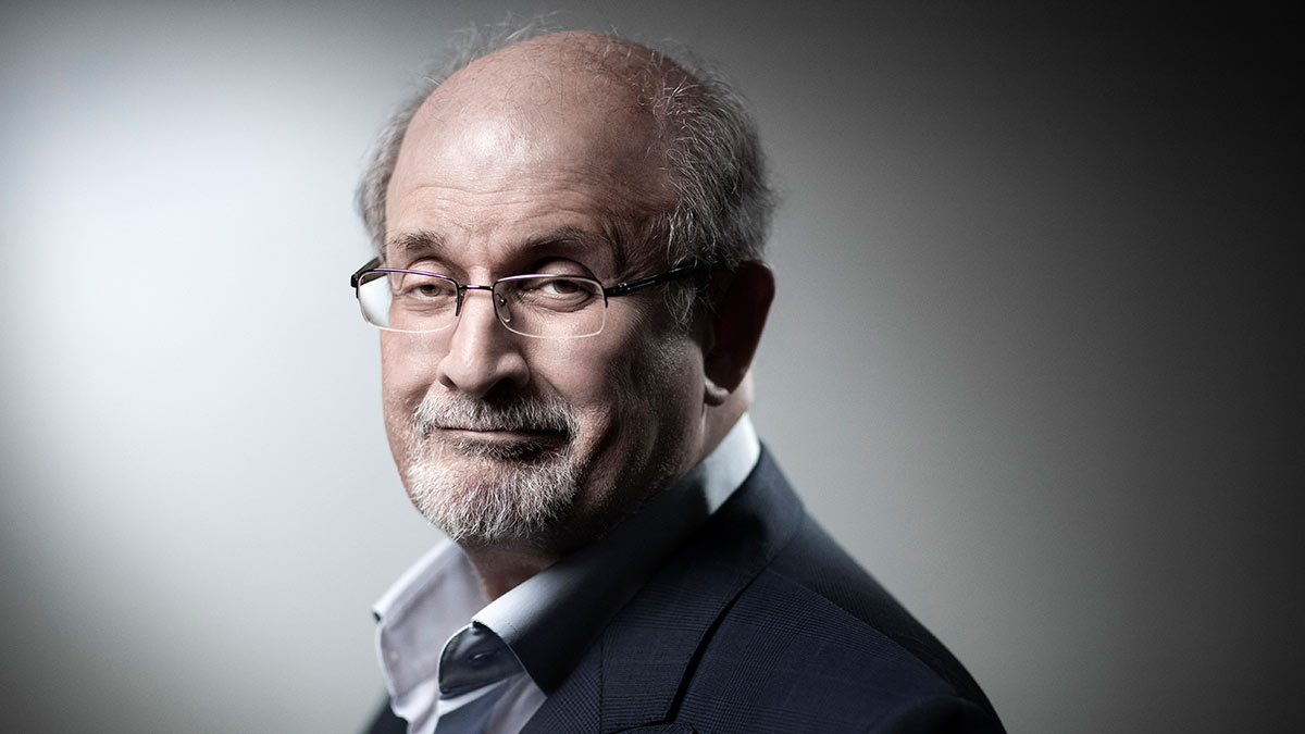 Escritor Salman Rushdie pierde vista de un ojo y movilidad en la mano tras ataque con cuchillo