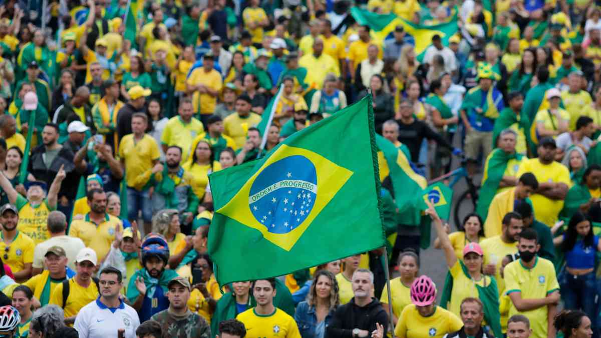 Caos en Brasil: auto atropella a manifestantes inconformes por triunfo de Lula da Silva