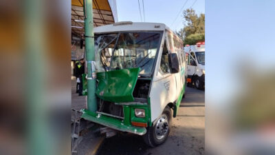 CDMX: Microbús choca con poste en Casas Alemán; hay 18 lesionados