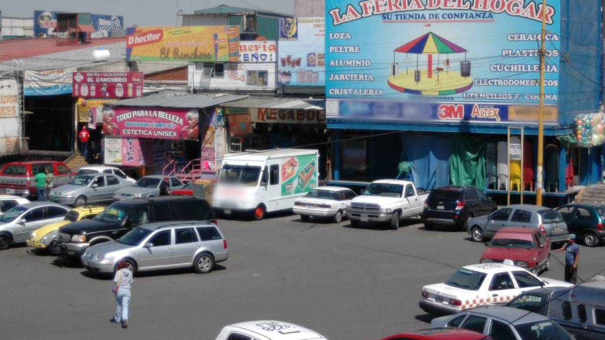¡Ojo, Ecatepec! Captan a “farderas” cuando roban a una mujer en la Central de Abasto
