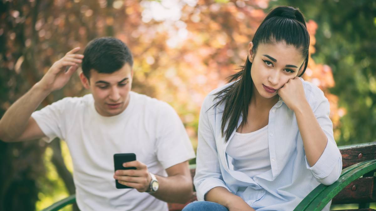Joven cacha la "infidelidad" de su novio con el zoom de su celular y el video se hace viral